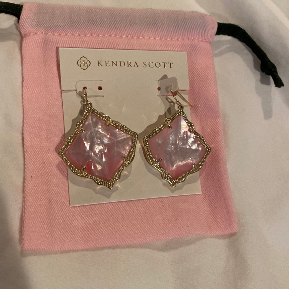 Kendra Scott Kristen pink earrings NWOT